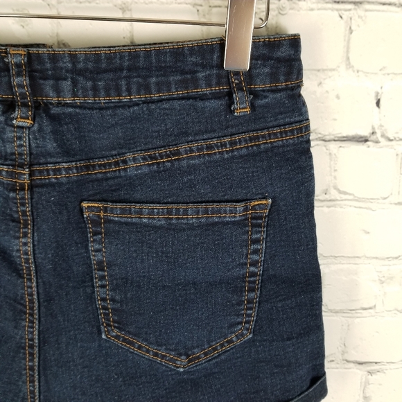 CALI | Ultra High Rise dark wash jean shorts - Picture 8 of 8